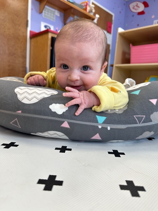 Smarr baby during tummy time